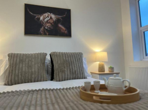 Fully Refurbished 3 Bed Terraced House with Ensuite Central Rugby
